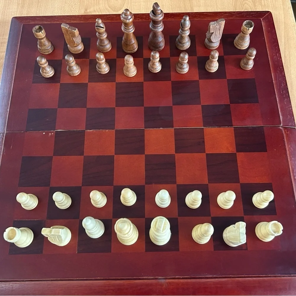 Cardinal wooden board games chess & checkers complete fold up/easy storage